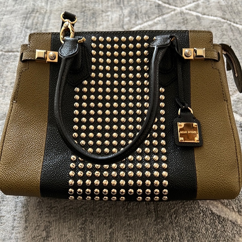 Henri Bendel bag